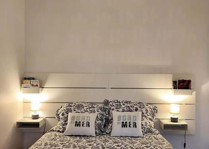 **La Bretonnerie, Bel Appartement De Standing
